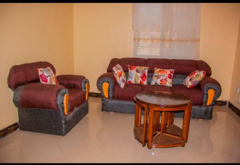 Child-friendly charming house with yard | Pets allowed — photo 2