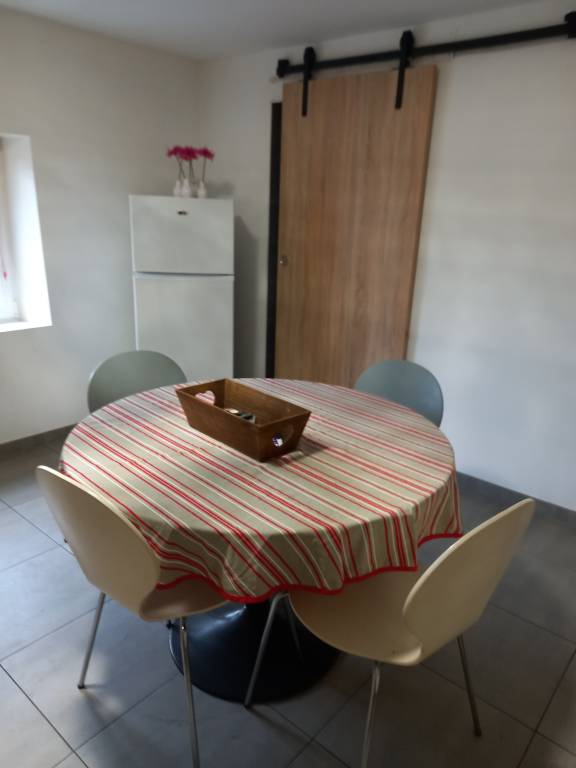 Cottage with garden — photo 4