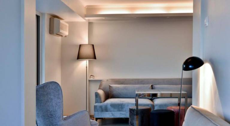 Fully equipped rental apartment with patio | Next to Syntagma Square | Pets allowed — photo 2