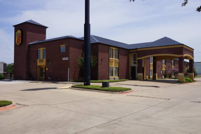 Super 8 By Wyndham Farmers Branch/North Dallas — photo 4