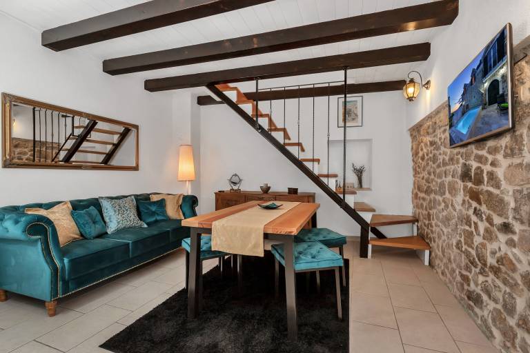 Child-friendly villa with private pool, yard & BBQ | Nature view | Dogs allowed — photo 4