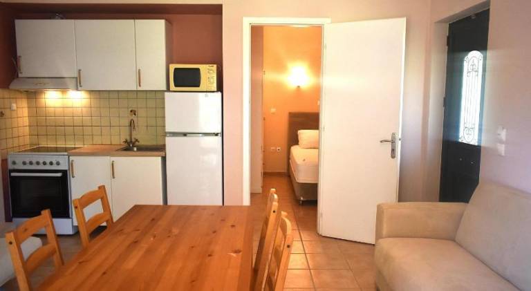 Rental apartment with pool, barbecue & yard | Beach nearby | Suitable for remote work | Pet-friendly — photo 5