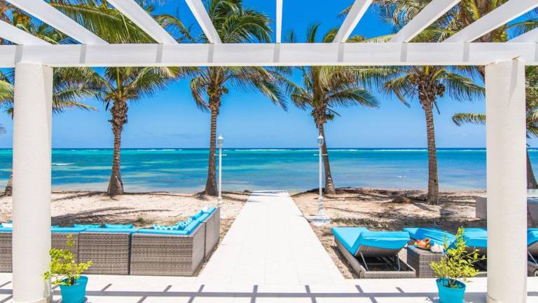Sprat Bay Luxury Villa Private Beach and Pool