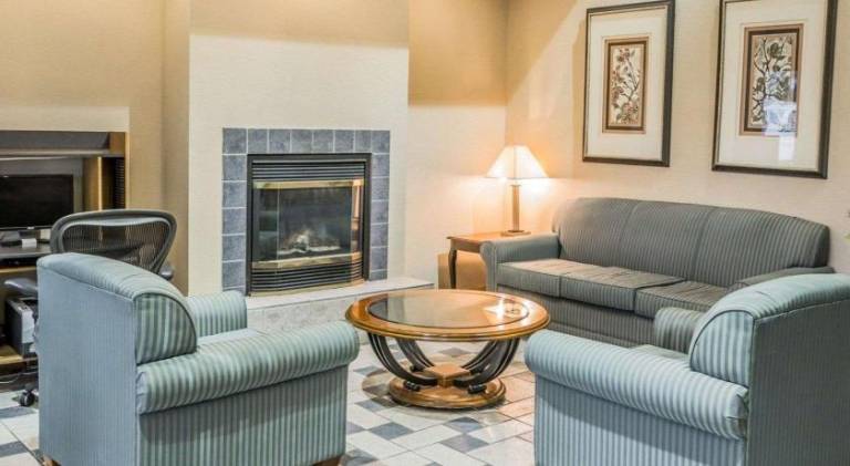 Quality Inn Kalamazoo near Wings Stadium — photo 3