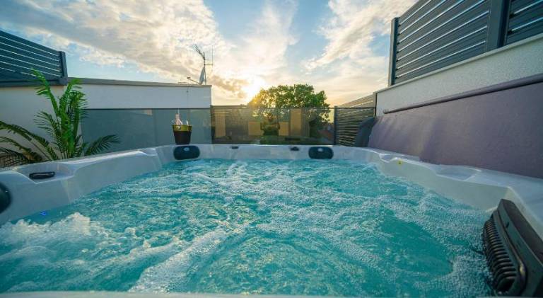 Villa with jacuzzi | Dogs allowed — photo 5