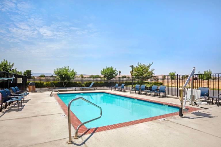 Best Western Plus Coalinga Inn — photo 4