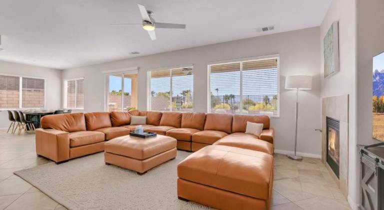 Big house with pool & hot tub | Pet-friendly — photo 4