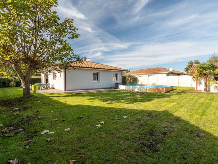 Fully equipped nice house with yard & private pool | Dogs allowed — photo 2