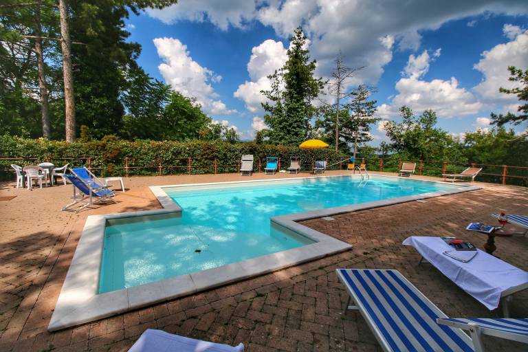 Villa with grill, yard & pool | Nature view — photo 2