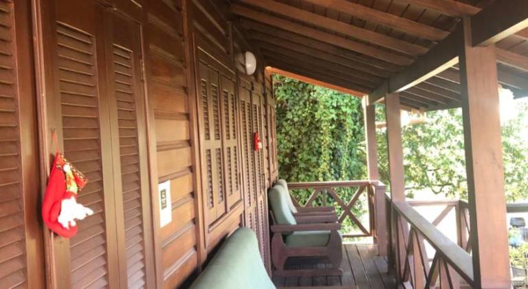 House with yard — photo 3