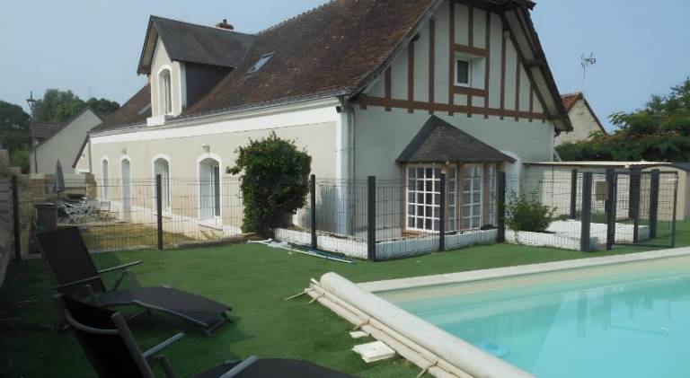 Vacation home with pool | Pet-friendly in Loches