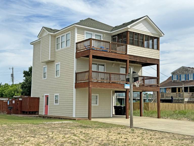 Child-friendly lovely house with barbeque & private pool | Next to the beach | Pets allowed in Kill Devil Hills, NC