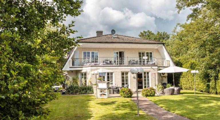 Bed & Breakfast  Bergedorf