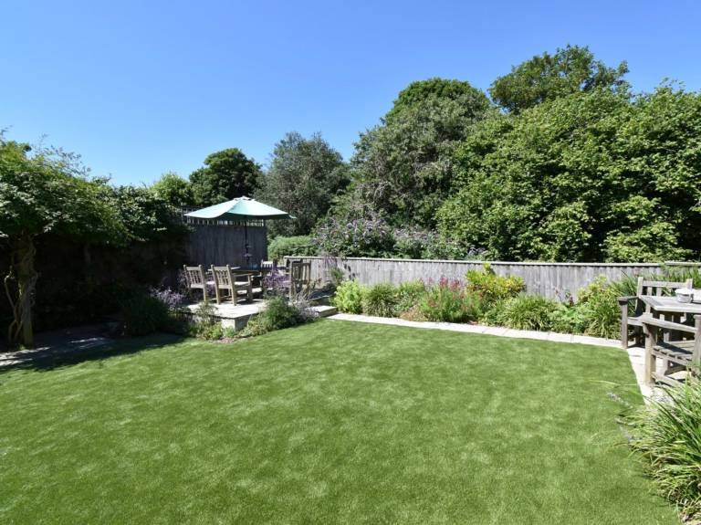 Fully equipped cottage with yard | Pets are welcome — photo 3