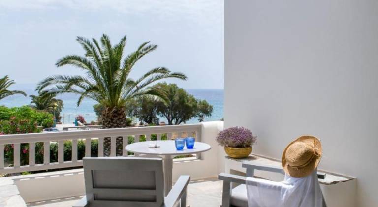 Beautiful serviced apartment with terrace, jacuzzi & garden | Close to the beach | Pets allowed — photo 4