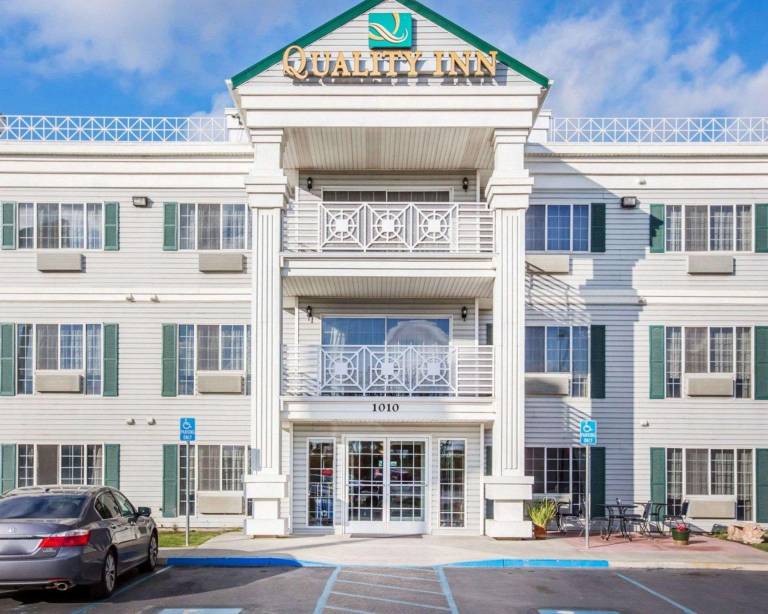 Quality Inn & Suites Tulare in Tula