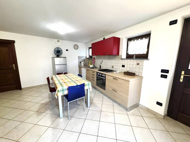 Fully equipped charming apartment with patio, yard & fast internet | Mountain view | Dogs allowed — photo 5