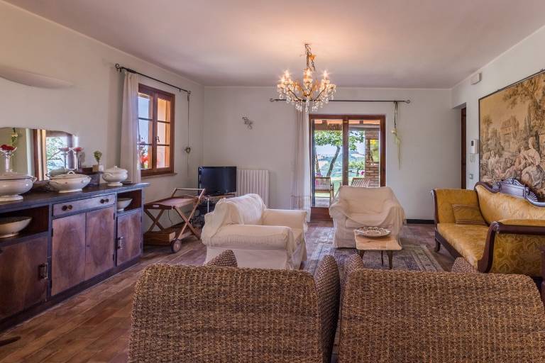 Villa with garden, BBQ & patio — photo 3