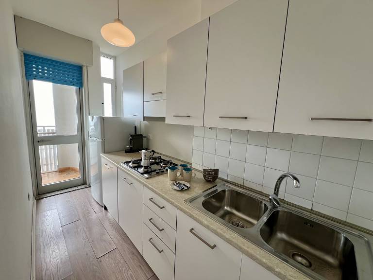 Rental apartment with patio & garden | Sea view — photo 3
