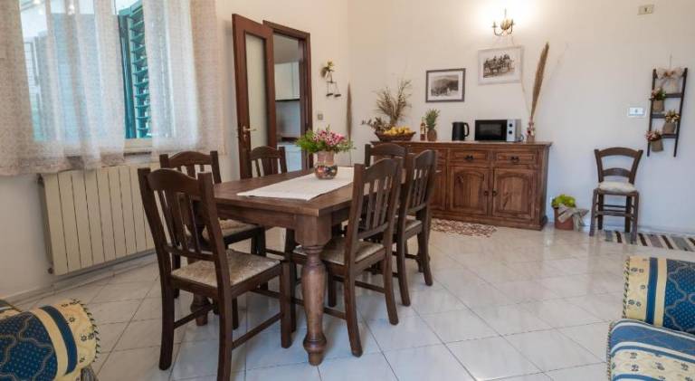 Rental apartment with pool & hot tub in Riposto