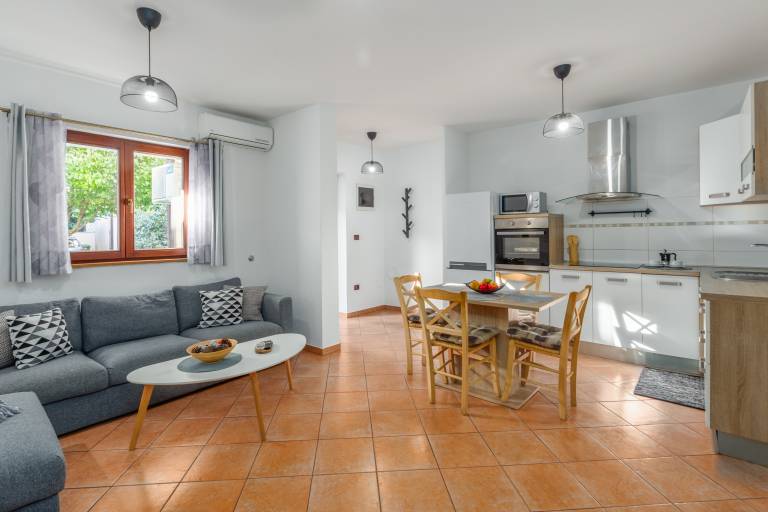 Beautiful rental apartment with terrace, garden & grill | Dogs allowed — photo 2
