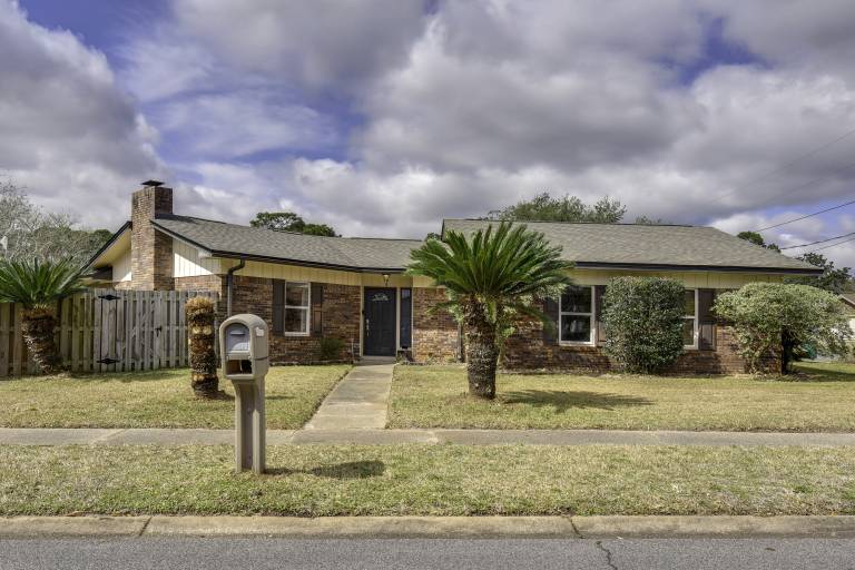 4 Mi to Garniers Beach Park: Home w/ Private Pool! in Fort Walton Beach, FL