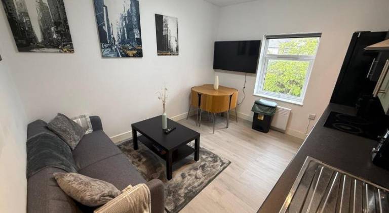 Sleek 1BR Flat Perfect Getaway For Contractos Or Couples in Cardiff