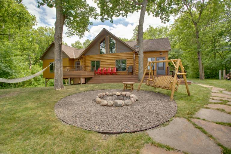 House  New London Township
