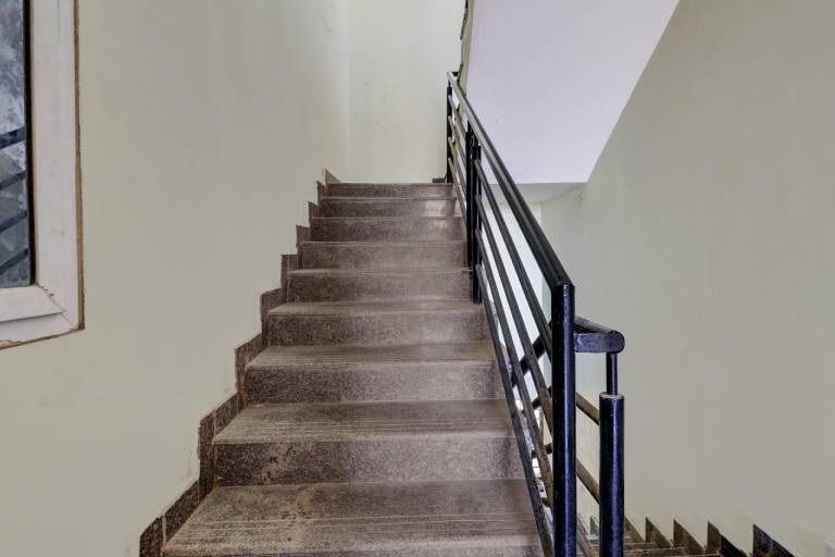 Hotel O S L V Boarding & Lodging