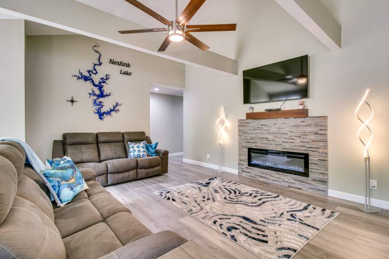 Serene Lakefront Mountain Home Getaway w/ Atrium! — photo 5