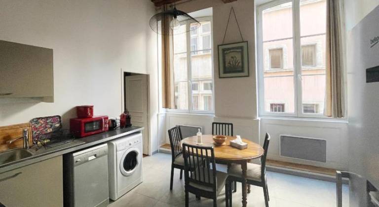 Coeur Vieux Lyon, 60 M2 lumineux tout confort — photo 4
