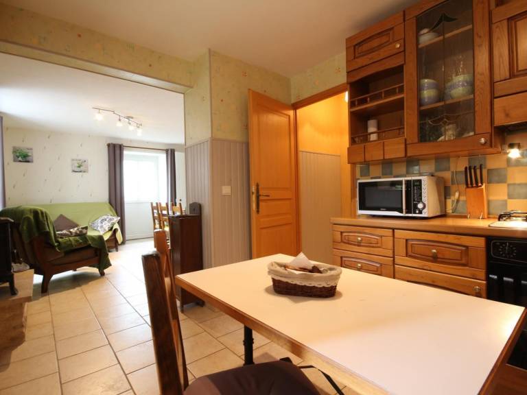 Cozy house in Auxois, pets allowed, parking, internet included — photo 3