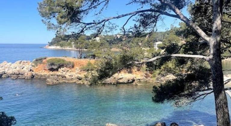 Holiday apartment with 1 room for 4 persons in Bandol