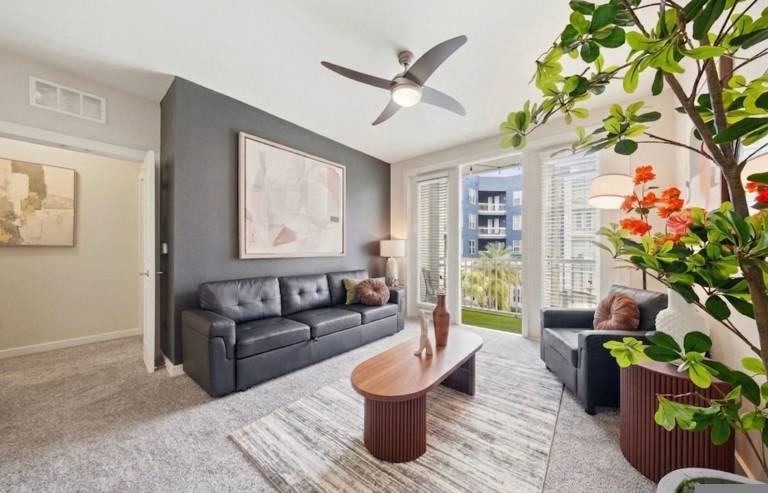 Modern 2BR w Pool Pet Friendly Unit 21