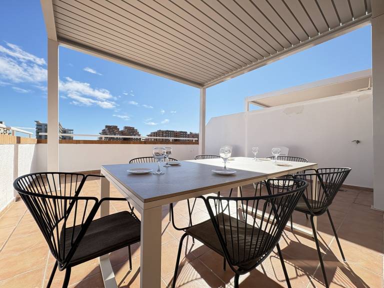 Holiday apartment with pool & patio — photo 2