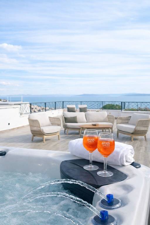 Fully equipped ample rental apartment with pool, grill & patio | Sea view | Pets are welcome in Okrug