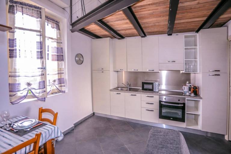 Apartment with yard | Garden view | Perfect for remote work — photo 3