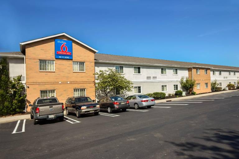 Studio 6 East Brunswick, NJ - NYC Area in East Brunswick, NJ