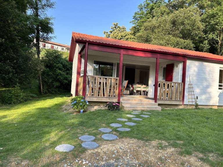 Charming chalet with spa in Hasparren, 50 sqm, shared pool — photo 3