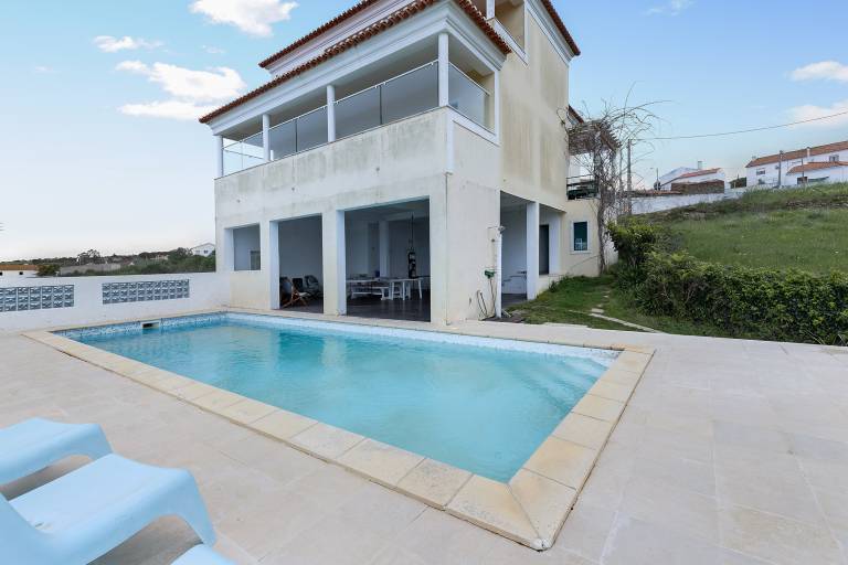 Ferienhaus mit Hund in Igreja Nova, Portugal fuer max. 6 Personen