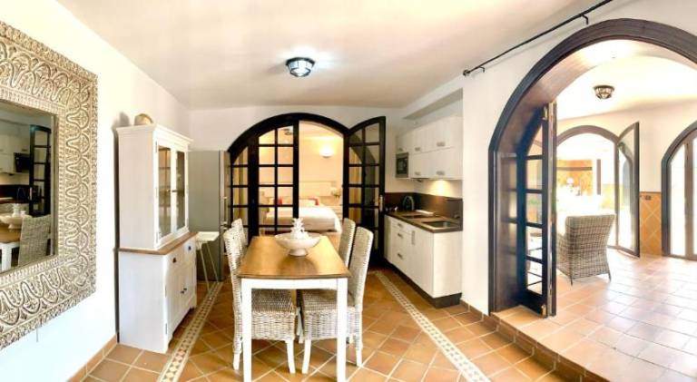 Villa with patio & private pool | Suitable for remote work | Pet-friendly — photo 5