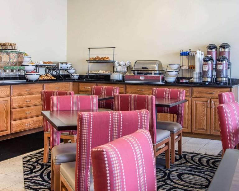 Quality Inn Dayton North - Vandalia — photo 4