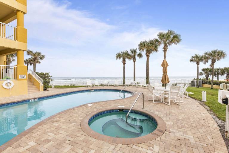 Condo  Coronado Shores