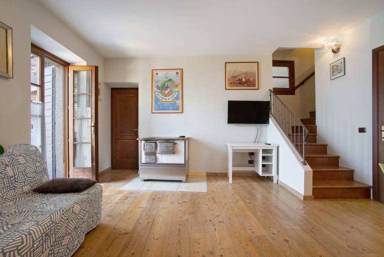 Apartment with pool, patio & fast internet | City view | Perfect for remote work | Pets are welcome — photo 3