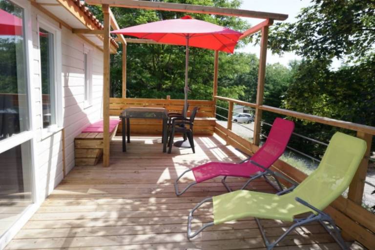Chalet with yard, heated pool & patio — photo 5