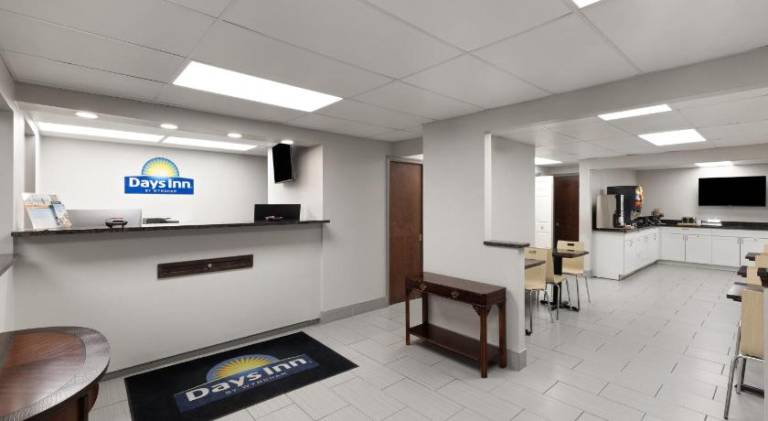 Days Inn by Wyndham Harrisonburg — photo 4