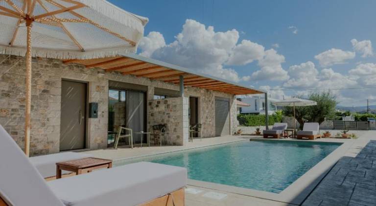 Holiday apartment with pool in Nafplio
