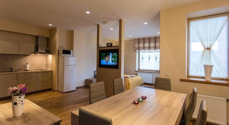 Apartment with patio & barbecue — photo 4