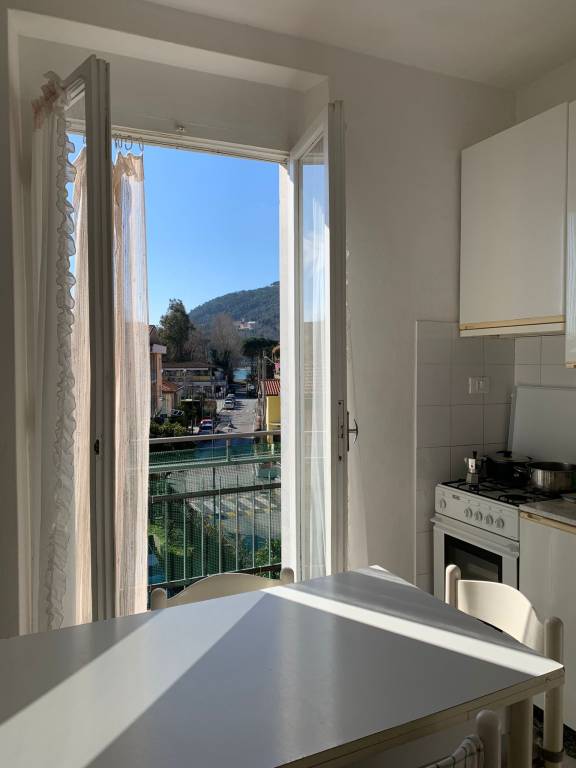 "Appartamento 8" Near the Beach with Wi-Fi & Balcony in Ameglia