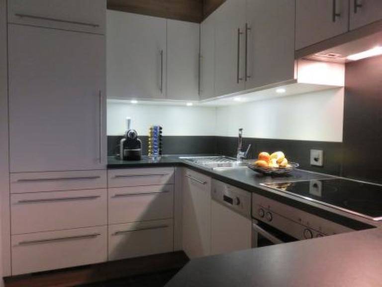 Rental apartment with BBQ & patio — photo 4